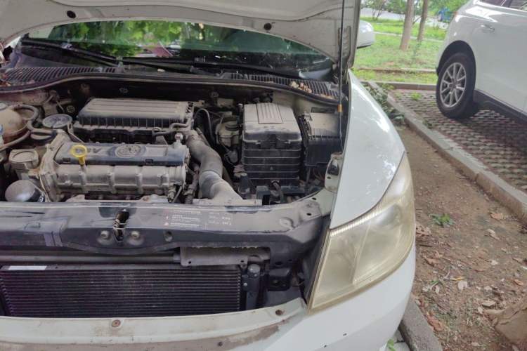 Used Skoda Octavia 2013 1.6L Automatic Yijun Edition Engine Bay Left