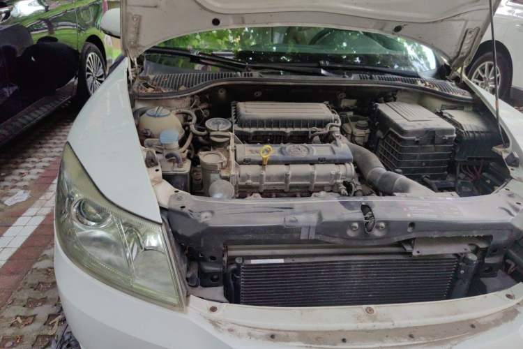 Used Skoda Octavia 2013 1.6L Automatic Yijun Edition Engine Bay Right