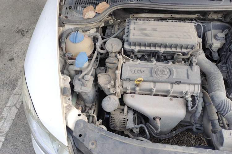 Used Skoda Octavia 2013 1.6L Automatic Elegance Edition Engine Bay Right