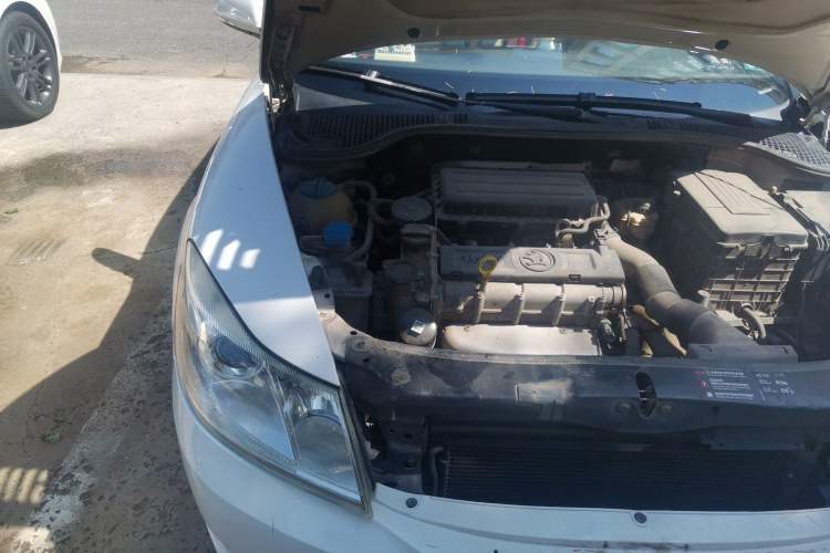 Used Skoda Octavia 2013 1.6L Automatic Yijun Edition Engine Bay Right