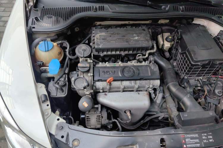 Used Skoda Octavia 2013 1.6L Automatic Elegance Edition Engine Bay Right