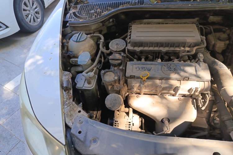Used Skoda Octavia 2013 1.6L Automatic Yijie Edition Engine Bay Right