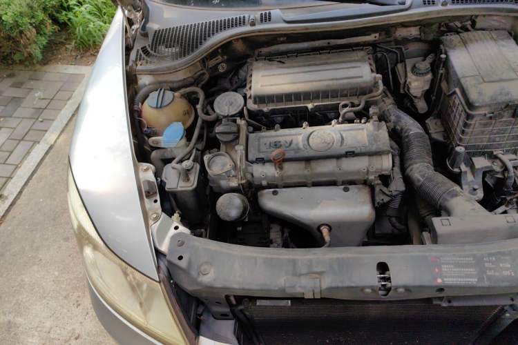Used Skoda Octavia 2013 1.6L Automatic Yijie Edition Engine Bay Right