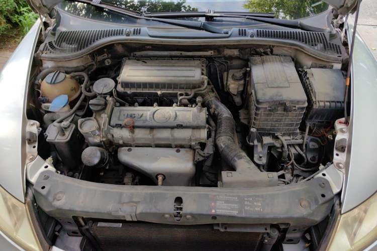 Used Skoda Octavia 2013 1.6L Automatic Yijie Edition Engine Bay