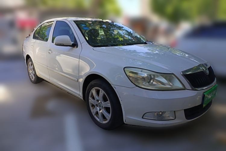 Used Skoda Octavia 2013 1.6L Automatic Yijie Edition Front Right 45 Deg
