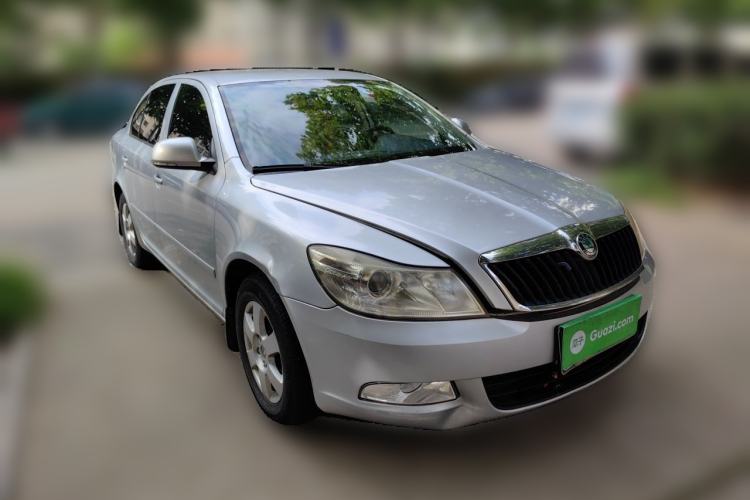 Used Skoda Octavia 2013 1.6L Automatic Yijie Edition Front Right 45 Deg