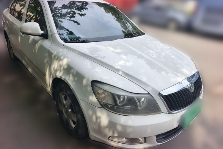 Used Skoda Octavia 2013 1.4 TSI GreenLine2 Front Right 45 Deg