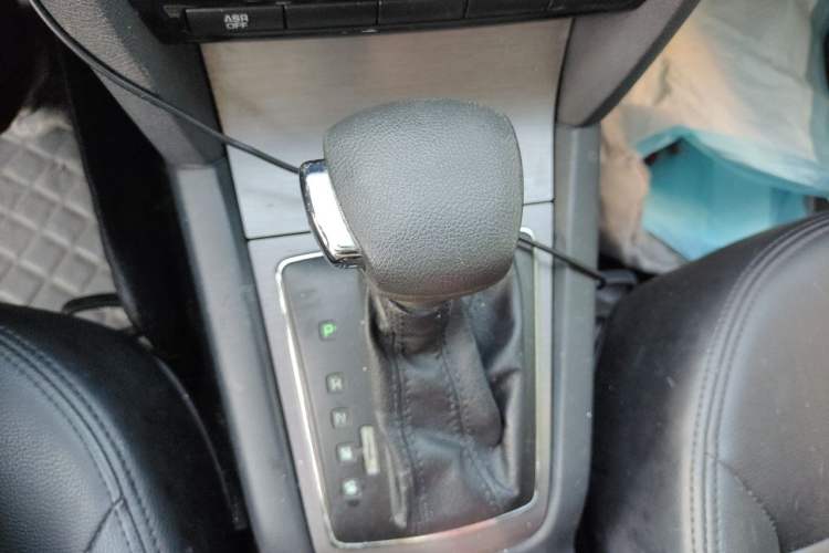Used Skoda Octavia 2013 1.6L Automatic Elegance Edition Gear Lever