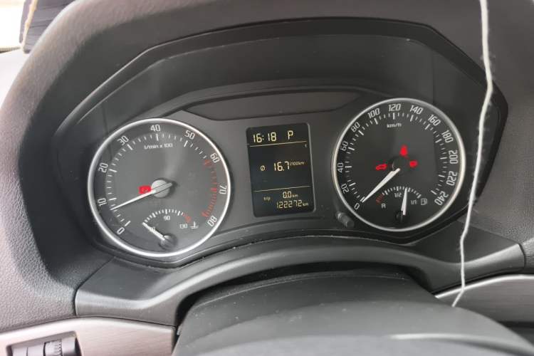 Used Skoda Octavia 2013 1.4 TSI GreenLine2 Instrument Cluster