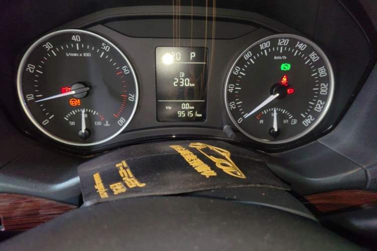 Used Skoda Octavia 2013 1.6L Automatic Yijun Edition Odometer Close Up