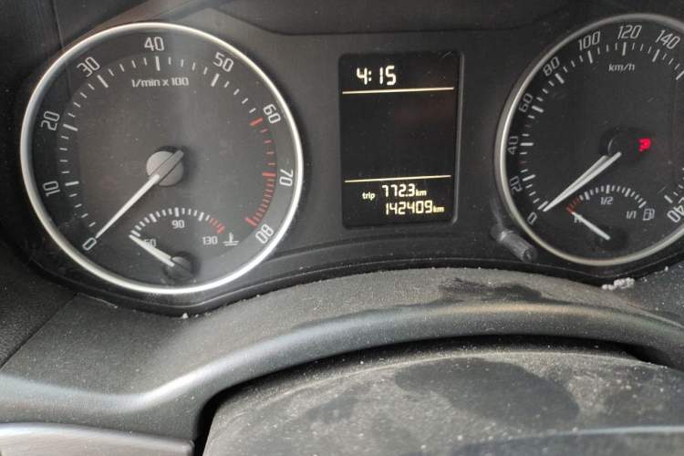 Used Skoda Octavia 2013 1.6L Automatic Elegance Edition Odometer Close Up