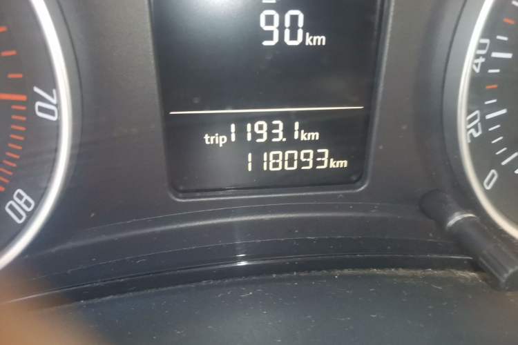 Used Skoda Octavia 2013 1.6L Automatic Yijun Edition Odometer Close Up