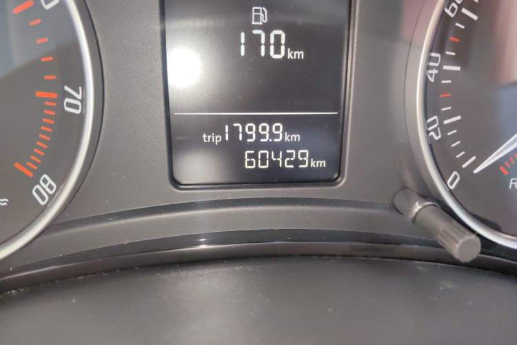 Used Skoda Octavia 2013 1.6L Automatic Elegance Edition Odometer Close Up