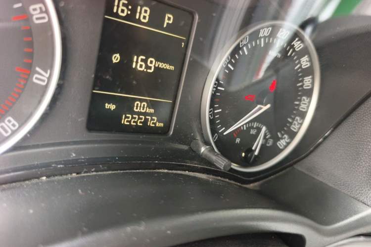 Used Skoda Octavia 2013 1.4 TSI GreenLine2 Odometer Close Up