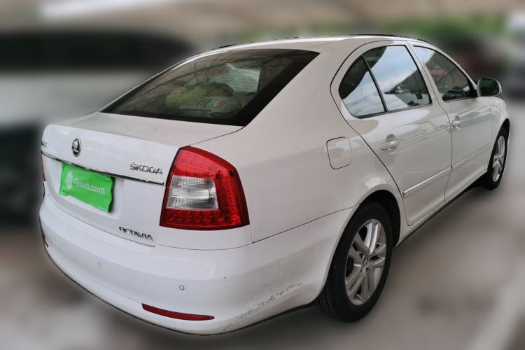 Used Skoda Octavia 2013 1.6L Automatic Yijun Edition Rear Right 45 Deg