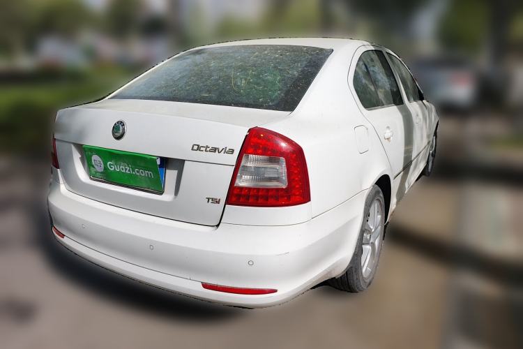 Used Skoda Octavia 2013 1.4TSI DSG Yijun Edition Rear Right 45 Deg