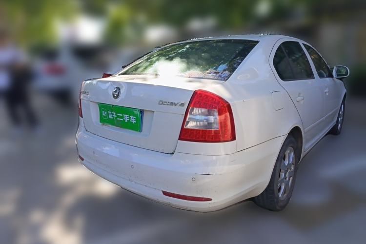 Used Skoda Octavia 2013 1.6L Automatic Yijie Edition Rear Right 45 Deg