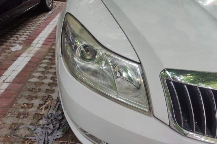 Used Skoda Octavia 2013 1.6L Automatic Yijun Edition Right Front Headlight