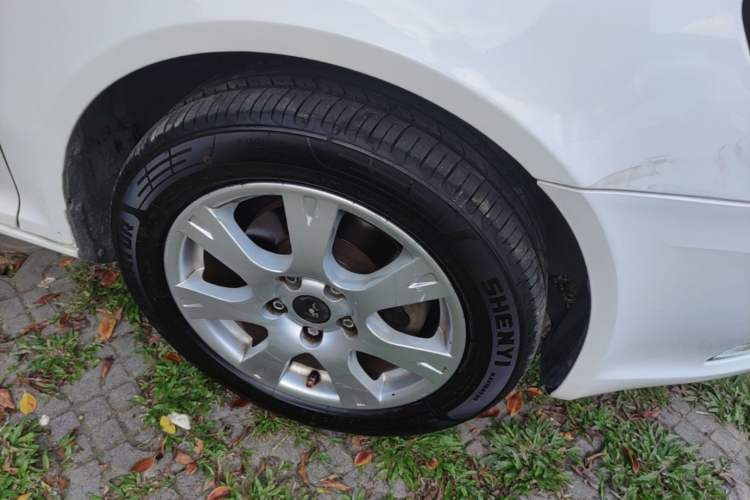 Used Skoda Octavia 2013 1.6L Automatic Yijie Edition Right Front Wheel Hub