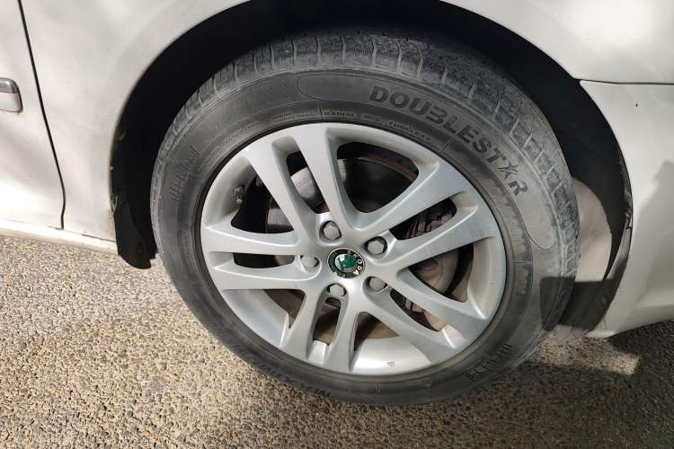 Used Skoda Octavia 2013 1.4TSI DSG Yijun Edition Right Front Wheel Hub