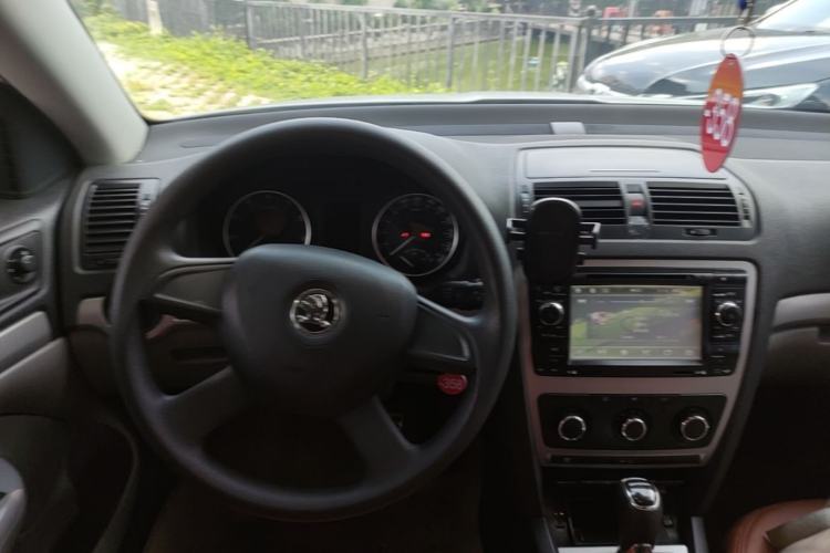 Used Skoda Octavia 2013 1.6L Automatic Yijie Edition Steering Wheel