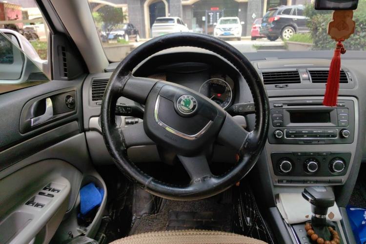 Used Skoda Octavia 2013 1.6L Automatic Yijie Edition Steering Wheel
