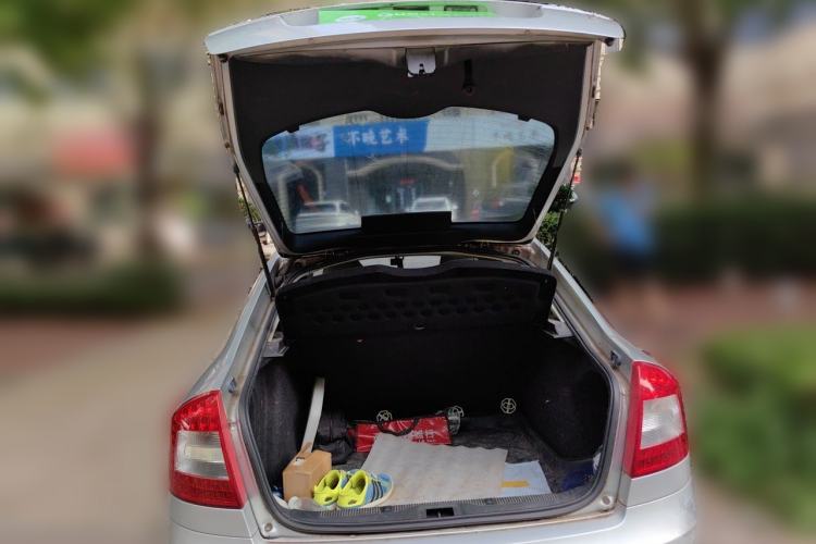 Used Skoda Octavia 2013 1.6L Automatic Yijie Edition Trunk