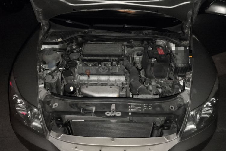 Used Skoda Octavia 2013 1.6L Manual Yijun Edition Engine Bay