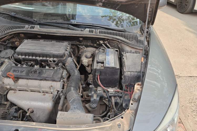 Used Skoda Octavia 2013 1.6L Manual Yijie Edition Engine Bay Left