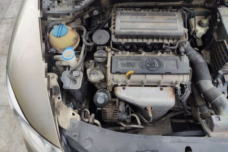 Used Skoda Octavia 2013 1.6L Automatic Yijun Edition Engine Bay Right