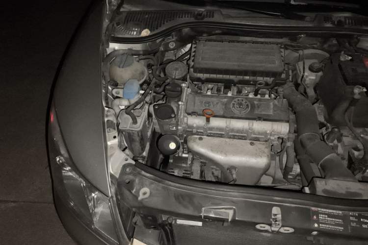 Used Skoda Octavia 2013 1.6L Manual Yijun Edition Engine Bay Right