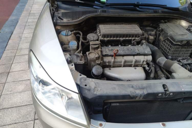 Used Skoda Octavia 2013 1.6L Automatic Yijun Edition Engine Bay Right
