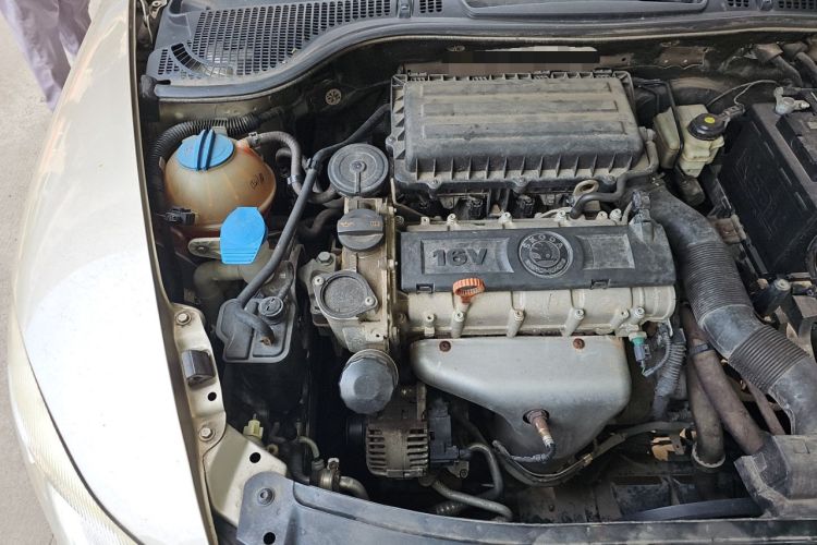 Used Skoda Octavia 2013 1.6L Manual Eado Edition Engine Bay Right