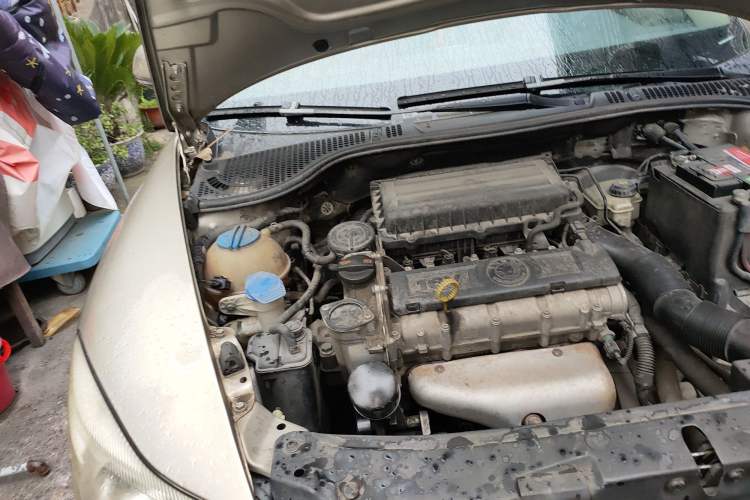 Used Skoda Octavia 2013 1.6L Manual Yijun Edition Engine Bay Right