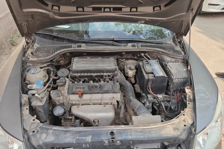 Used Skoda Octavia 2013 1.6L Manual Yijie Edition Engine Bay