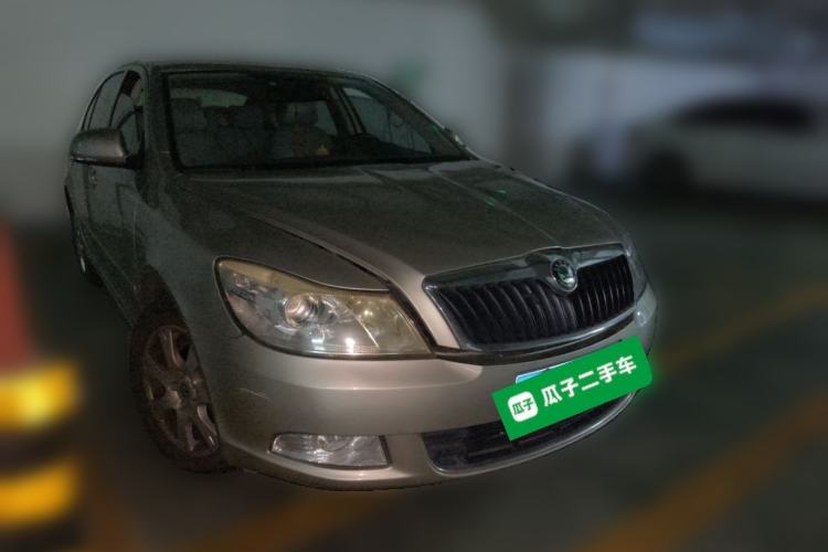 Used Skoda Octavia 2013 2.0L Automatic Yijie Edition Front Right 45 Deg