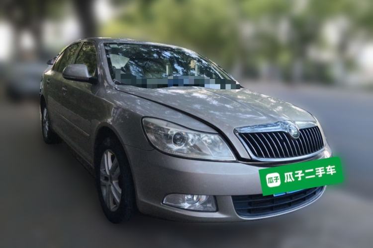 Used Skoda Octavia 2013 1.6L Automatic Yijun Edition Front Right 45 Deg