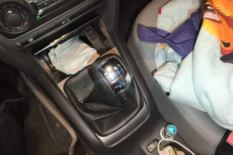 Used Skoda Octavia 2013 1.6L Manual Yijun Edition Gear Lever