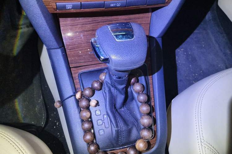 Used Skoda Octavia 2013 1.6L Automatic Yijun Edition Gear Lever