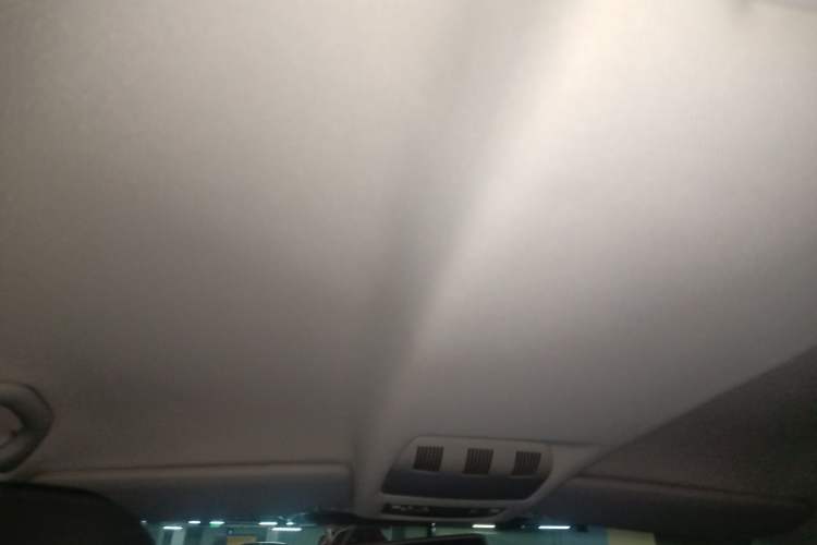 Used Skoda Octavia 2013 1.6L Manual Eado Edition Headliner