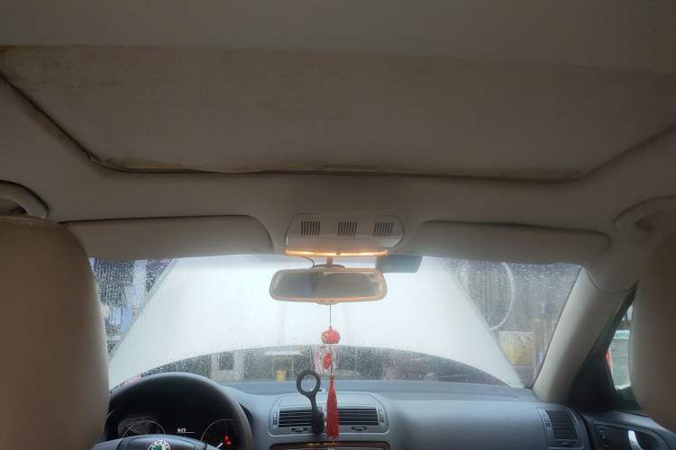 Used Skoda Octavia 2013 1.6L Manual Yijun Edition Headliner