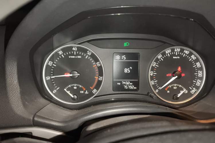 Used Skoda Octavia 2013 1.6L Manual Yijun Edition Instrument Cluster