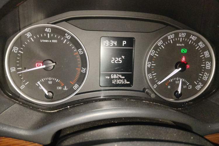 Used Skoda Octavia 2013 1.6L Automatic Yijun Edition Instrument Cluster