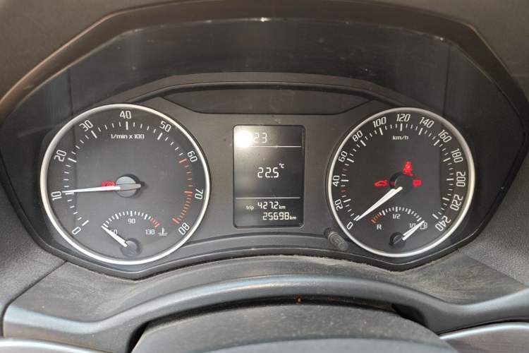 Used Skoda Octavia 2013 1.6L Manual Yijie Edition Instrument Cluster