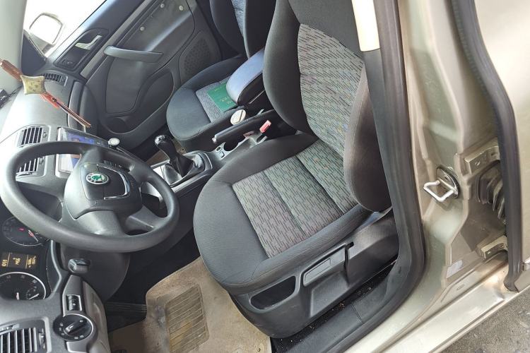 Used Skoda Octavia 2013 1.6L Manual Eado Edition Left Front Seat