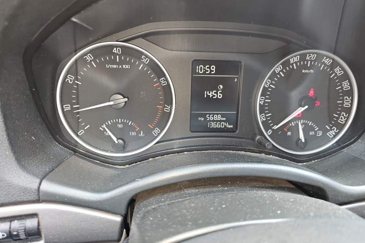 Used Skoda Octavia 2013 1.6L Manual Eado Edition Odometer Close Up