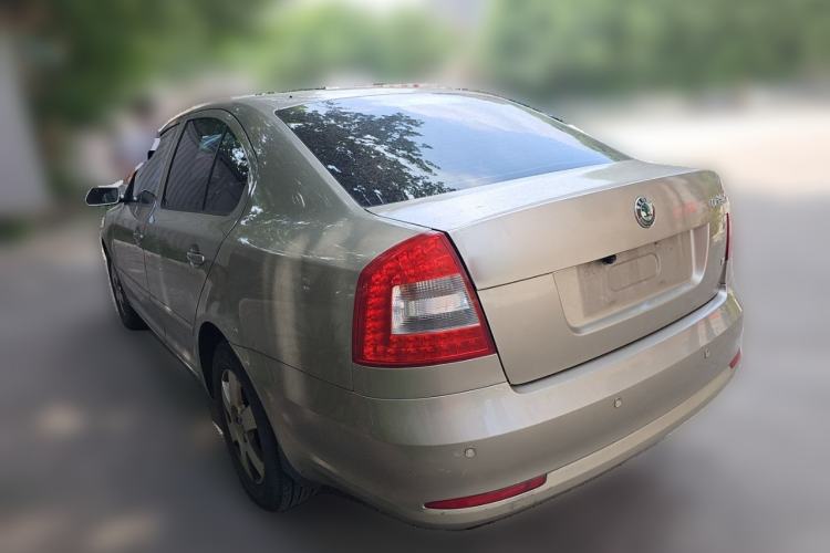 Used Skoda Octavia 2013 1.6L Manual Eado Edition Rear Left 45 Deg