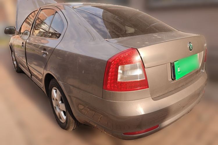 Used Skoda Octavia 2013 1.6L Manual Yijie Edition Rear Left 45 Deg