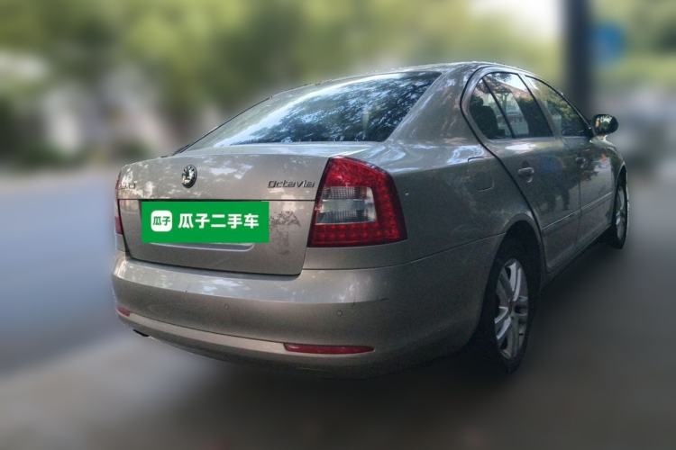 Used Skoda Octavia 2013 1.6L Automatic Yijun Edition Rear Right 45 Deg