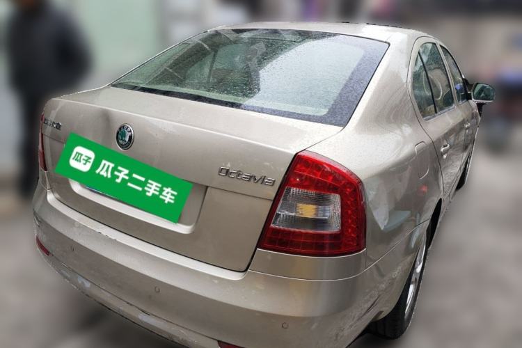 Used Skoda Octavia 2013 1.6L Manual Yijun Edition Rear Right 45 Deg
